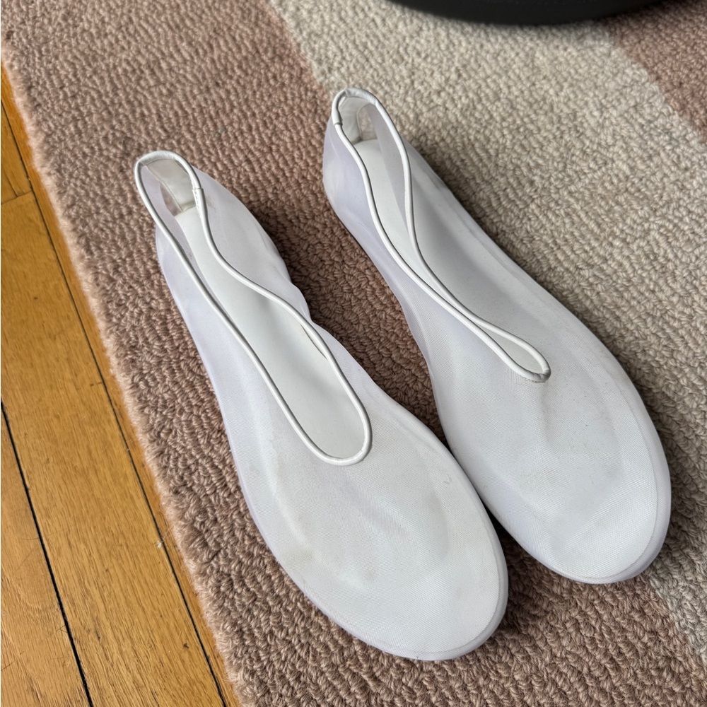 Dolce Vita Transparent Flats - Picture 5 of 9